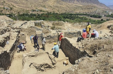 Arkeologët zbulojnë vendbanim të madh gjatë gërmimeve në Peru