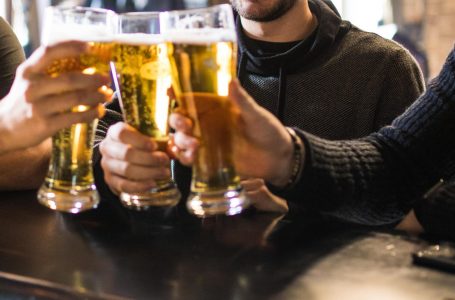 Irlanda, shteti i parë në Europë që vendos etiketa për alkoolin, njësoj si te duhani