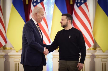 Biden njofton paketën e re prej 425 milionë dollarësh për Ukrainën