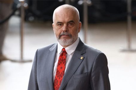 Edi Rama: Përulje dhe nderime për policin Afrim Bunjaku i cili dha jetën në krye të detyrës