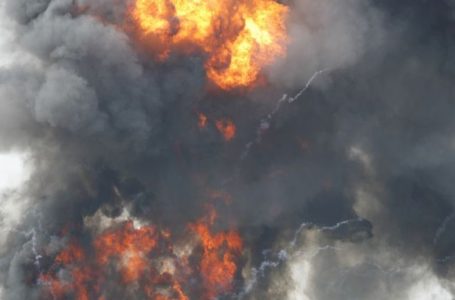 Shpërthim me bombë pranë një xhamie, 52 të vdekur dhe dhjetëra të plagosur