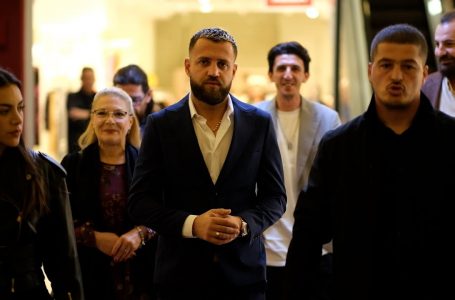 Luiz Ejlli dhe kasta e aktorëve “ Në Kuadër të Dashurisë” në Kino “Hyrije Hana”