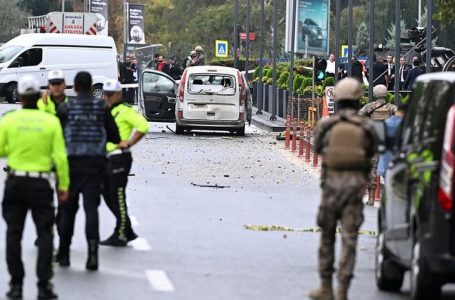 Sulmi terrorist para ministrisë së Brendshme turke, momenti kur kamikazi hedh veten në erë ( VIDEO)