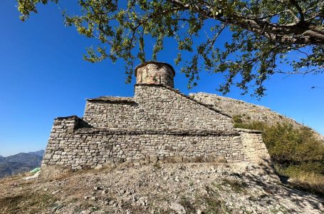 Restaurohet kisha e Shën Triadhës, ndërtuar nga Muzakajt në 1470