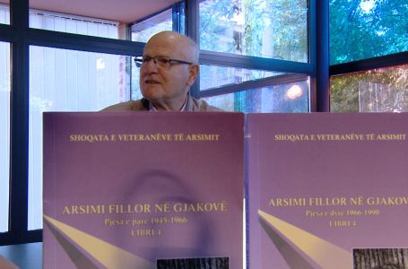 Shoqata e Veteranëve të Arsimit të Gjakovë boton edhe dy libra të rinj për arsimin fillor 1945-1990