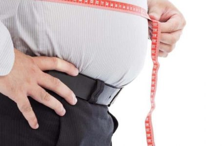 Mbi 50% e të rriturve në botë pritet të jenë mbipeshë ose obezë deri në vitin 2050