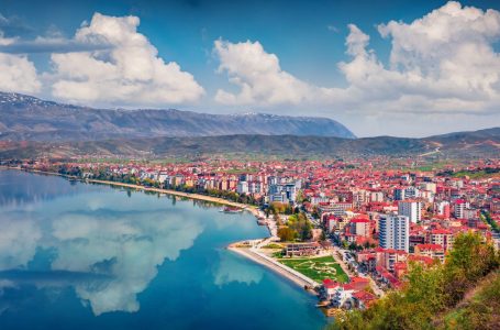 Pogradeci krah qyteteve me turizëm të zhvilluar, 500 mijë vizitorë gjatë verës