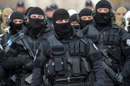 Polici i ri 472 euro, e koloneli mbi 1 mijë euro – Sa paguhen zyrtarët policorë në Kosovë?