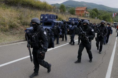 Policia kryen bastisje në disa lokacione, sekuestron armë zjarri