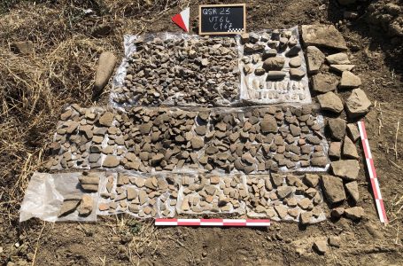 Zbulimi i rrallë arkeologjik në Tepelenë, vendbanimi mund të jetë më i madhi në Ballkan