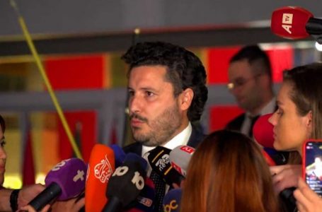 Alarmon Abazoviq: Qeveria malazeze arriti të prishë marrëdhëniet me tri shtete të NATO-s