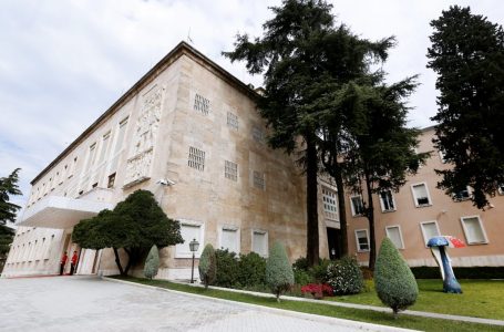 Shqipëria i bashkohet kufizimeve të BE-së ndaj veprimeve destabilizuese të Rusisë në Ukrainë