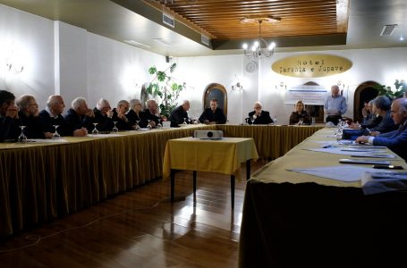 Promovohet projekti “Gjakovarët e suksesshëm nëpër botë”
