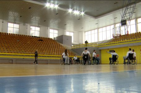 Të rinjtë e “Up To Youth” organizojnë aktivitet sportiv me persona me aftësi të kufizuara