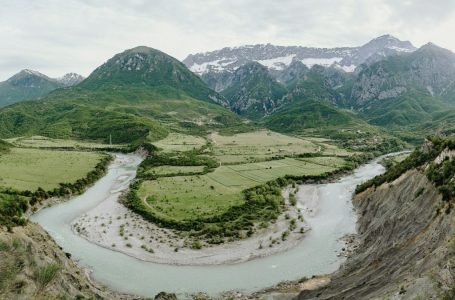 “National Geographic Traveller”: Shqipëria mes destinacioneve më emocionuese për të vizituar në 2024-n