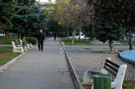 Qytetarët e Gjakovës kritikojnë gjuhën vulgare që përdoret në Kuvendin e Kosovës