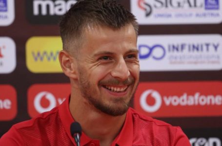 ​Interi në kërkim të mesfushorit shqiptar