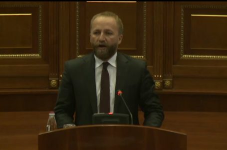 Tahiri: A janë djegur mustaqet e Adem Jasharit në IML?