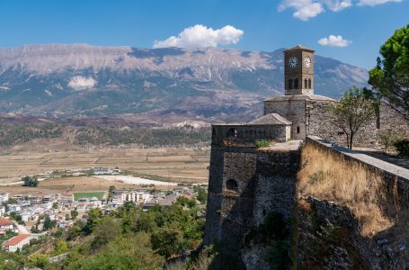 Gjirokastra këtë vit ka pritur 300 mijë turistë