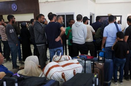 Evakuohen shqiptarët e parë nga Gaza