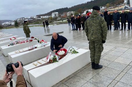 ​Haradinaj nga Prekazi: Jetoftë përgjithmonë Shqipëria