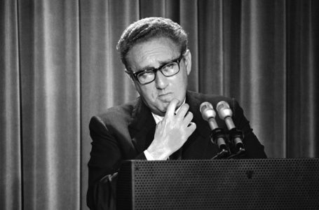 Kush ishte Henry Kissinger, “babai” i diplomacisë amerikane