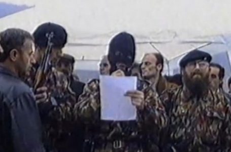 26 vjet nga dalja publike e UÇK-së në skenë