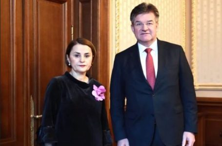 Kryediplomatja rumune takon Lajçakun, i ofron mbështetje për dialogun Kosovë-Serbi
