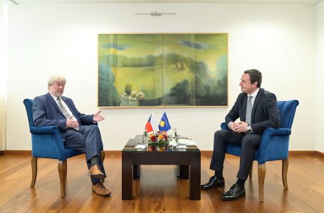 Kurti pret në takim ambasadorin e ri të Republikës së Çekisë në Kosovë
