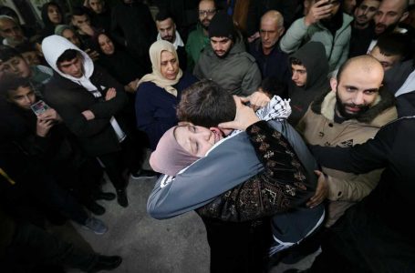 Izraeli liron 33 palestinezë të burgosur, një prej tyre rrëfen tmerrin e përjetuar