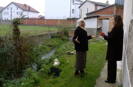 Një qytetare thotë se prona e saj po përdoret pa autorizim nga dikush tjetër