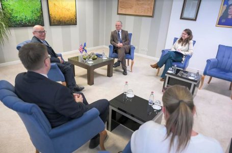 Bislimi takohet me Peach, diskutojnë për çështjet aktuale dhe situatën në rajon