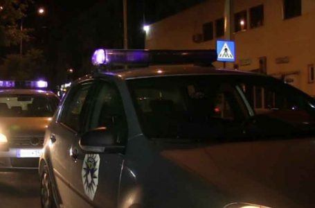Sherr mes dy personave, i dyshuari e kërcënon me thikë 42-vjeçarin