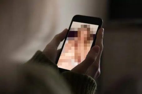 38-vjeçari rrah ish-gruan dhe ia shpërndan fotot intime në Facebook