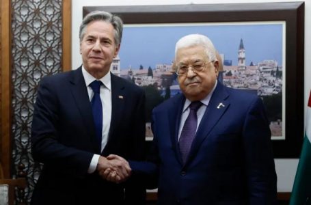 Blinken nuk bëri thirrje për një armëpushim në takimin me presidentin palestinez