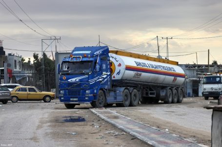Izraeli lejon nga dy cisterna karburant në ditë të hyjnë në Gaza