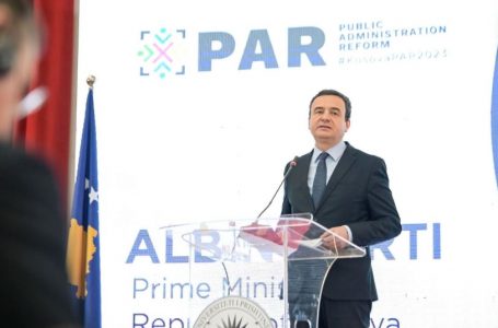 Kurti thotë se reformimi i administratës publike është prioritet i qeverisë