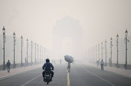 Shi artificial në Indi, shkencëtarët krijojnë re me jodin argjendi për të pastruar ajrin toksik në Delhi