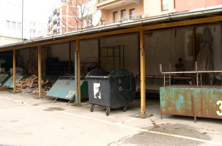 Hapësirat e tregut të gjelbër në Orize janë pothuajse bosh, ndërsa tortuaret plot shitës