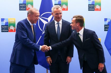 Suedia shkon një hap më afër anëtarësimit në NATO, komisioni parlamentar turk jep miratimin