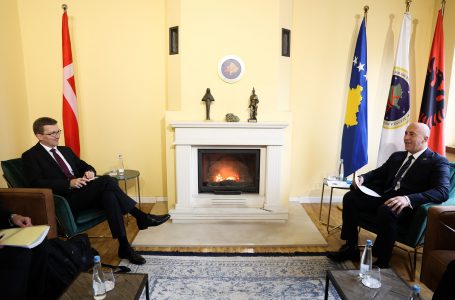 Haradinaj takon ambasadorin e Danimarkës, jep mbështetje për marrëveshjen për burgjet
