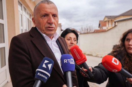 Kamberi: Kosova e Shqipëria nuk kanë faj që shqiptarët po garojnë në zgjedhje me dy lista