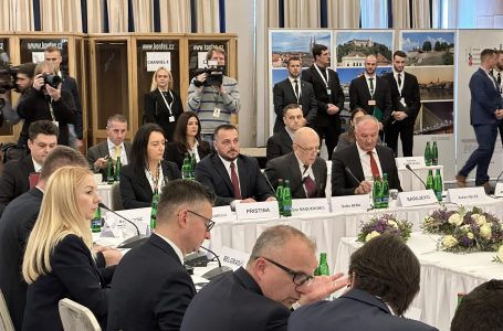 Maqedonci në Pragë kërkon përkrahje politike për anëtarësimin e Kosovës në BE dhe NATO