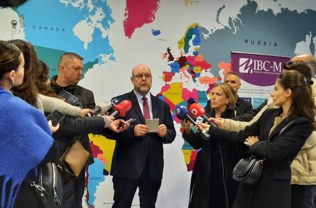 ​Hovenier: Asociacioni nuk duhet të ketë kompetenca ekzekutive