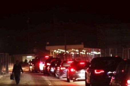 Rishfaqen kolonat në vendkalimet kufitare, në Merdar tri orë pritje për të hyrë në Kosovë