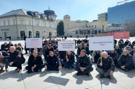 Sindikata e KEK-ut proteston sot para zyrave të korporatës