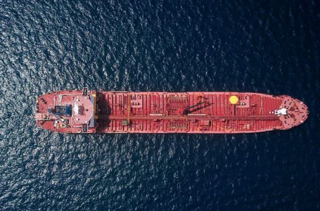 ​Çmimet e naftës rriten shkaku i tensioneve në Detin e Kuq