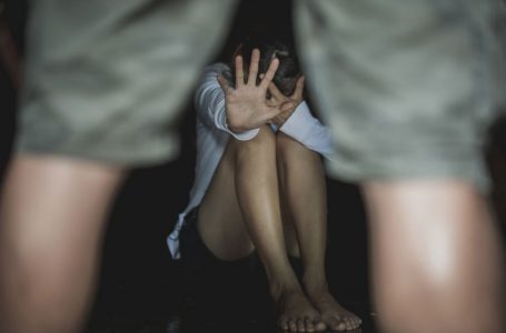 Arrestohet një burrë në Gjakovë pasi rrahu gruan