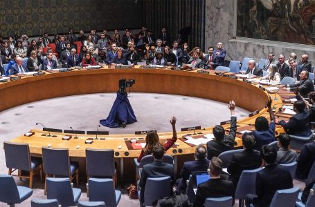Këshilli i Sigurimit i OKB-së miraton rezolutën për dërgimin e ndihmave në Gaza, Rusia dhe SHBA-ja abstenojnë