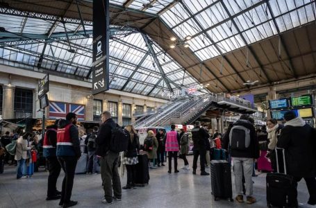 Trenat e Eurostar janë anuluar për shkak të paralajmërimeve të erës, shiut dhe borës